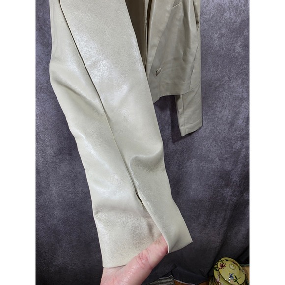 7 For All Mankind Faux Leather Cropped Blazer Cream Double Breasted Jacket M - Picture 2 of 9